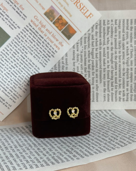 Pretzel | 18K Gold Plated Knot Clip-on Earrings