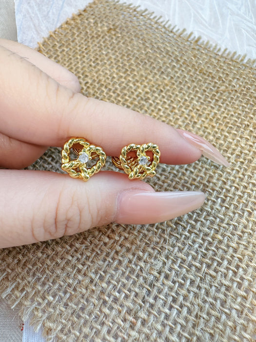 Pretzel | 18K Gold Plated Knot Clip-on Earrings