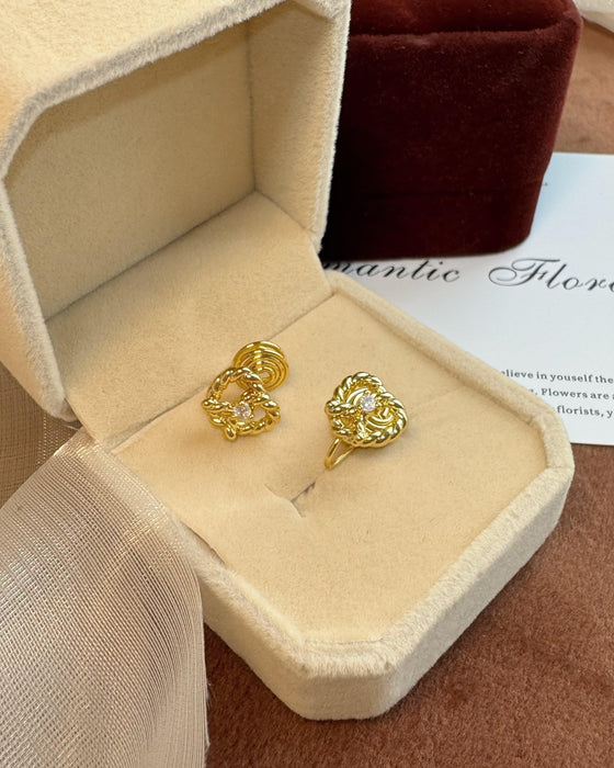 Pretzel | 18K Gold Plated Knot Clip-on Earrings