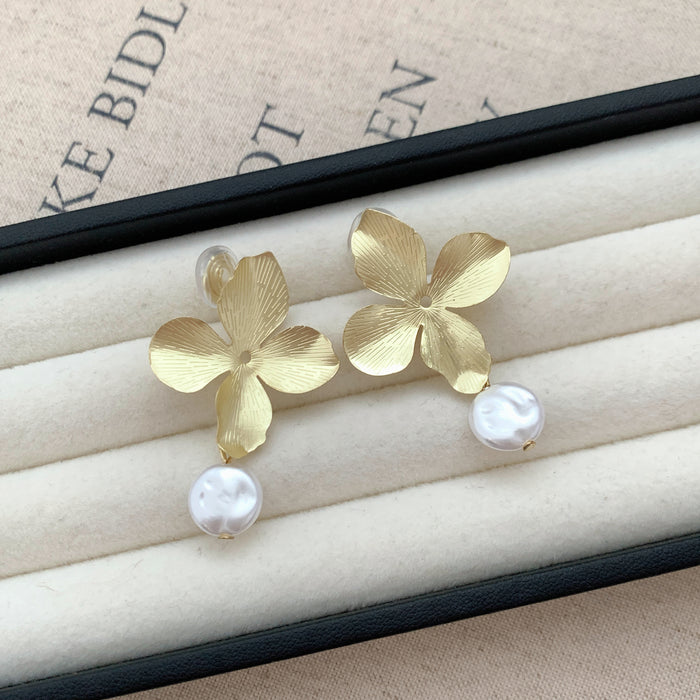Golden Petal | Brushed Flower Pearl Clip-on Earrings