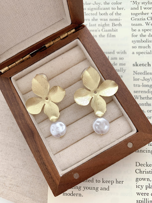 Golden Petal | Brushed Flower Pearl Clip-on Earrings